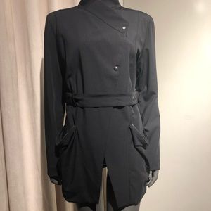 Black wool blazer with a twist